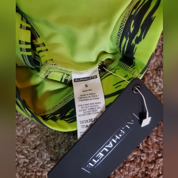 Alphalete Keyhole Set - Picture 8 of 12